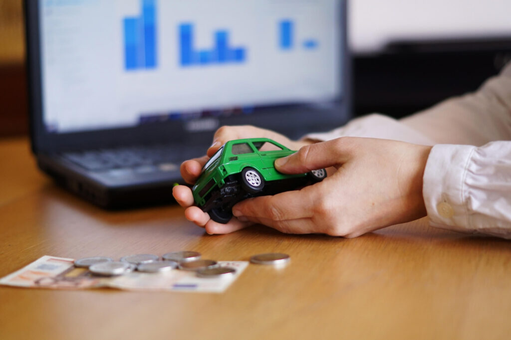 Fintech Tools Transforming Auto Insurance for Gig-Economy Drivers